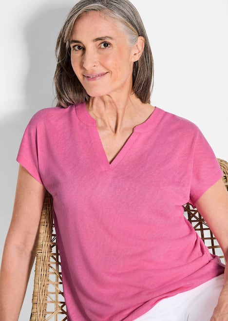 Luftiges Basicshirt mit V-Ausschnitt