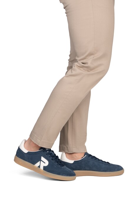 Sneaker Low U2200