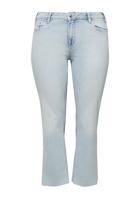 Jeans / Mid Rise / Straight Leg / Cropped