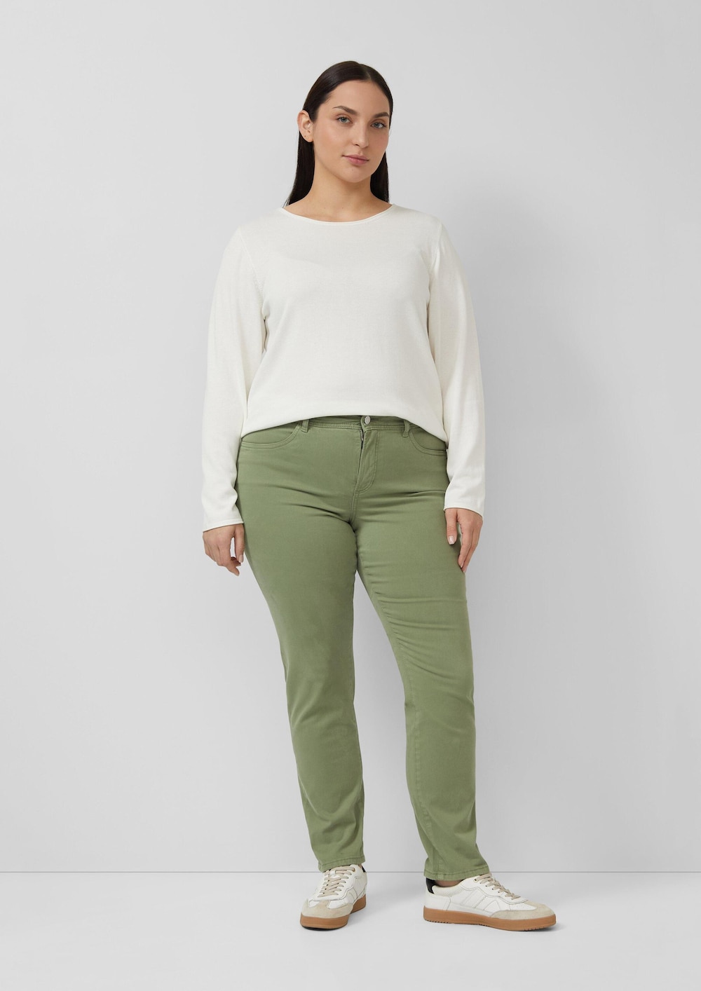 Jeans / Mid Rise / Slim Fit