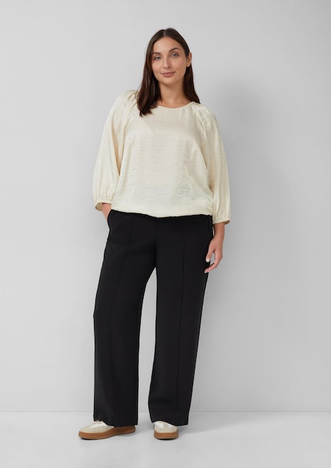 Glänzende Bluse im O-Shape