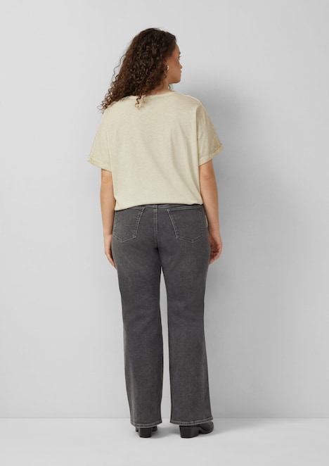 Jeans / Mid Rise / Bootcut Fit