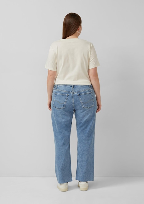 Jeans / Mid Rise / Straight Leg / Cropped