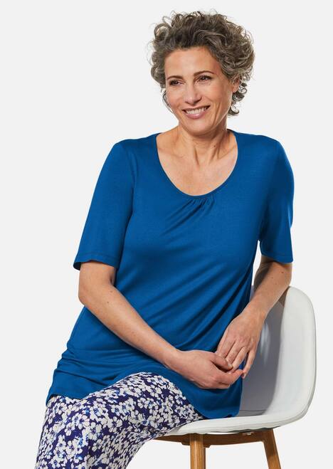 Zeitloses Shirt mit modernem Raffdetail