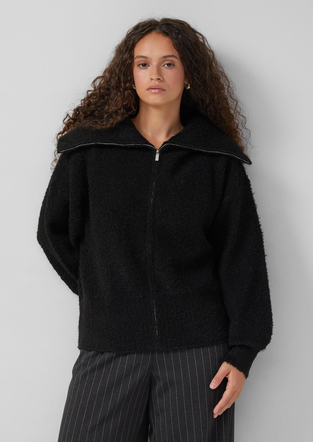 Boucle-Strickjacke