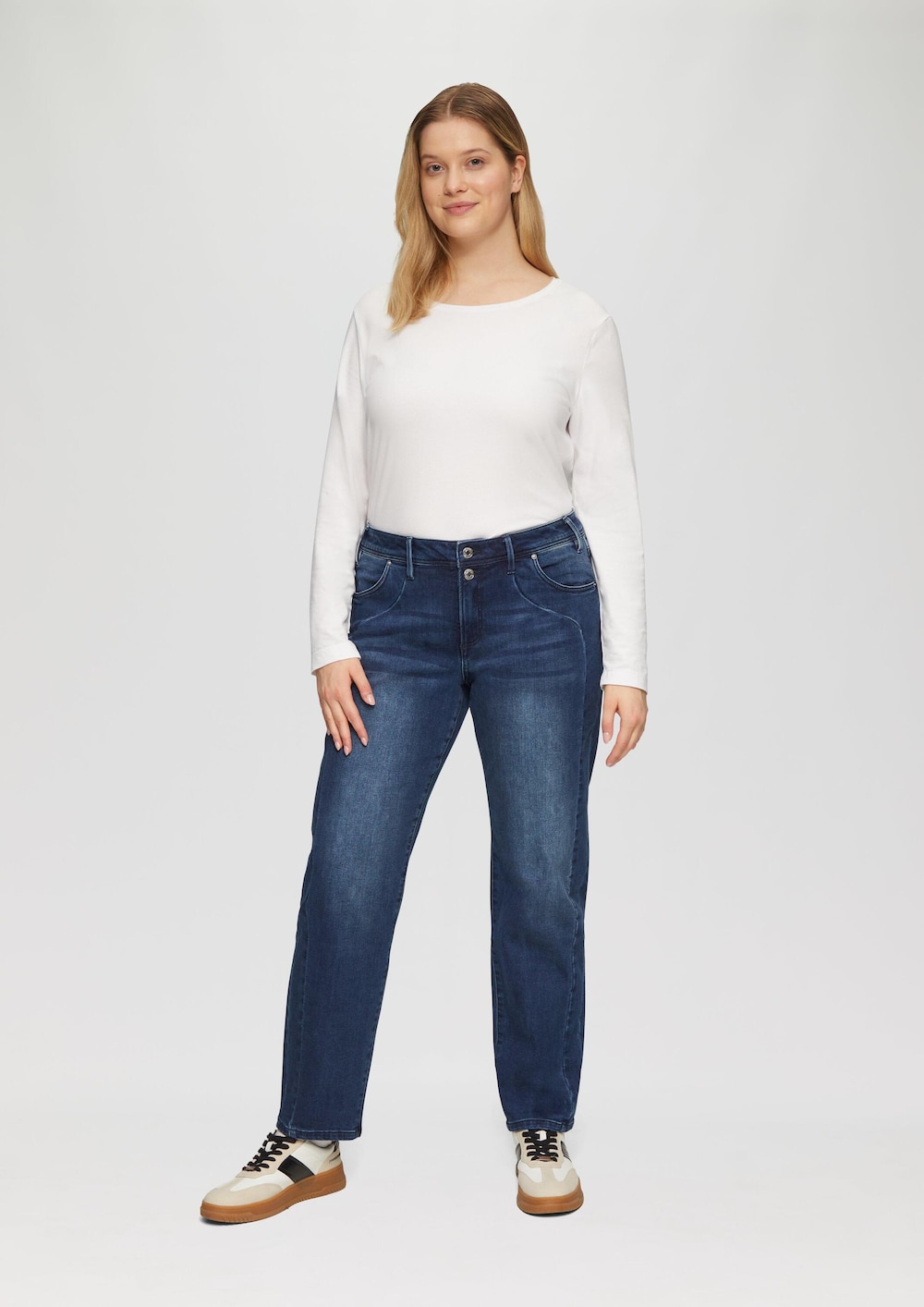 Jeans / Curvy Fit / Mid Rise / Slim Tapered Leg