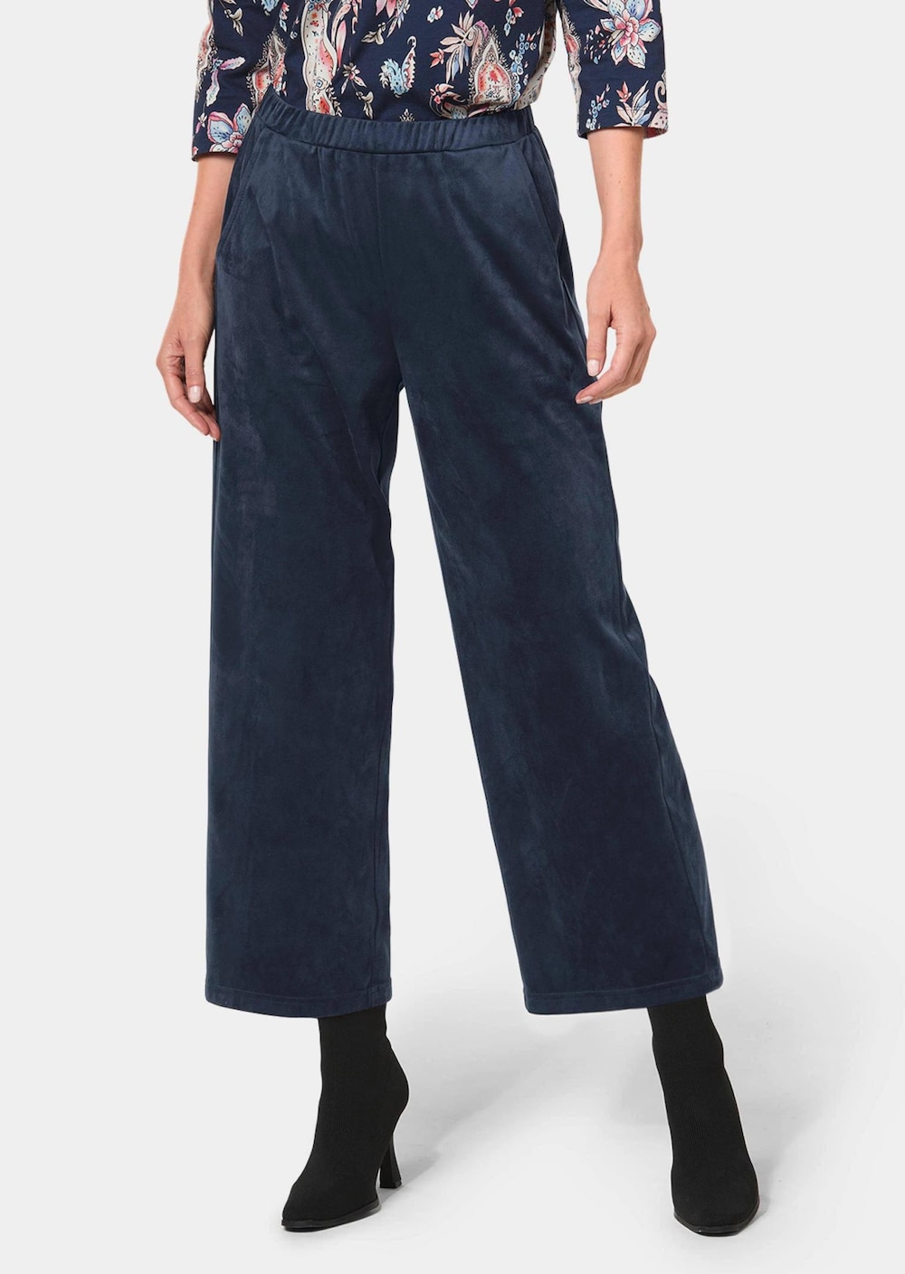 Kurzgröße - Trendstarke Culotte in Velourslederoptik