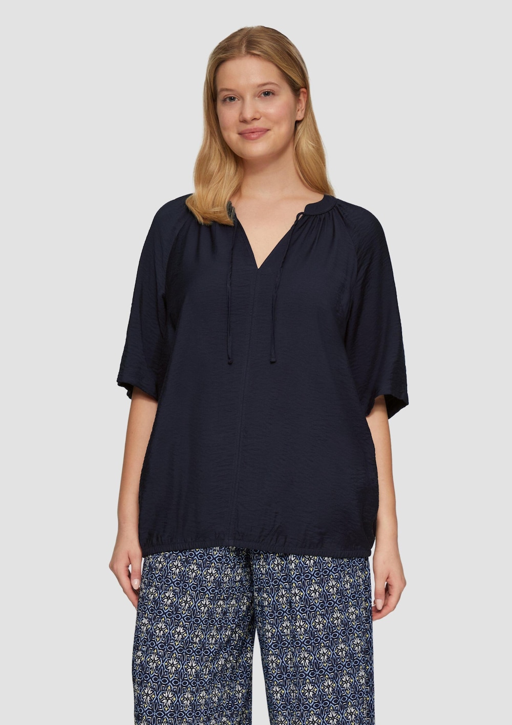 Bluse aus strukturierter Viskose
