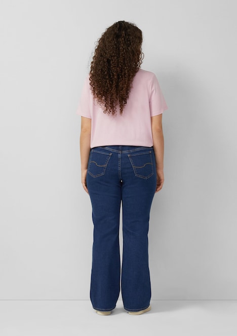 Jeans / Mid Rise / Bootcut Fit