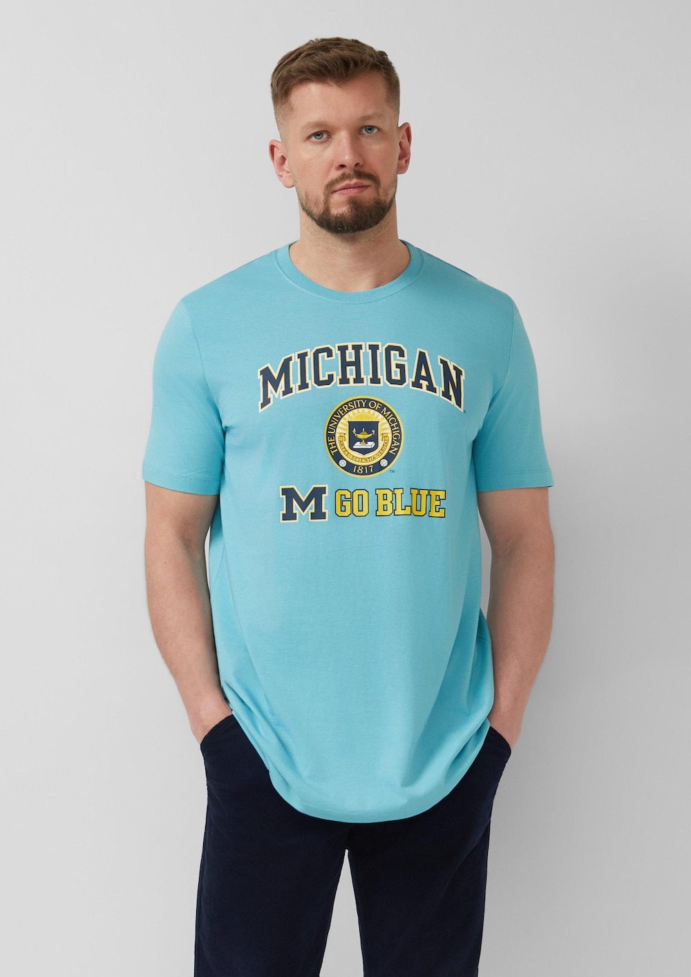 T-Shirt mit College-Artwork