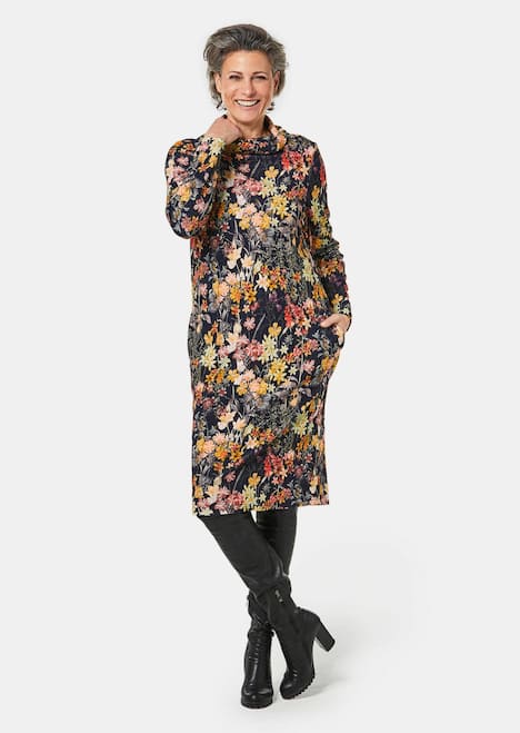 Druckkleid mit halsfernem Rollkragen