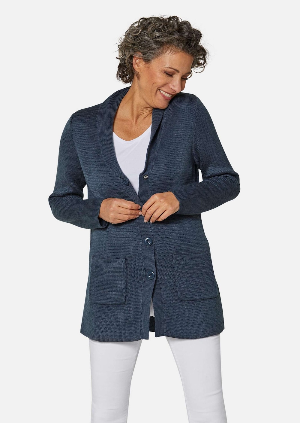 Kuschelweiche Strickjacke in kaschierender Länge