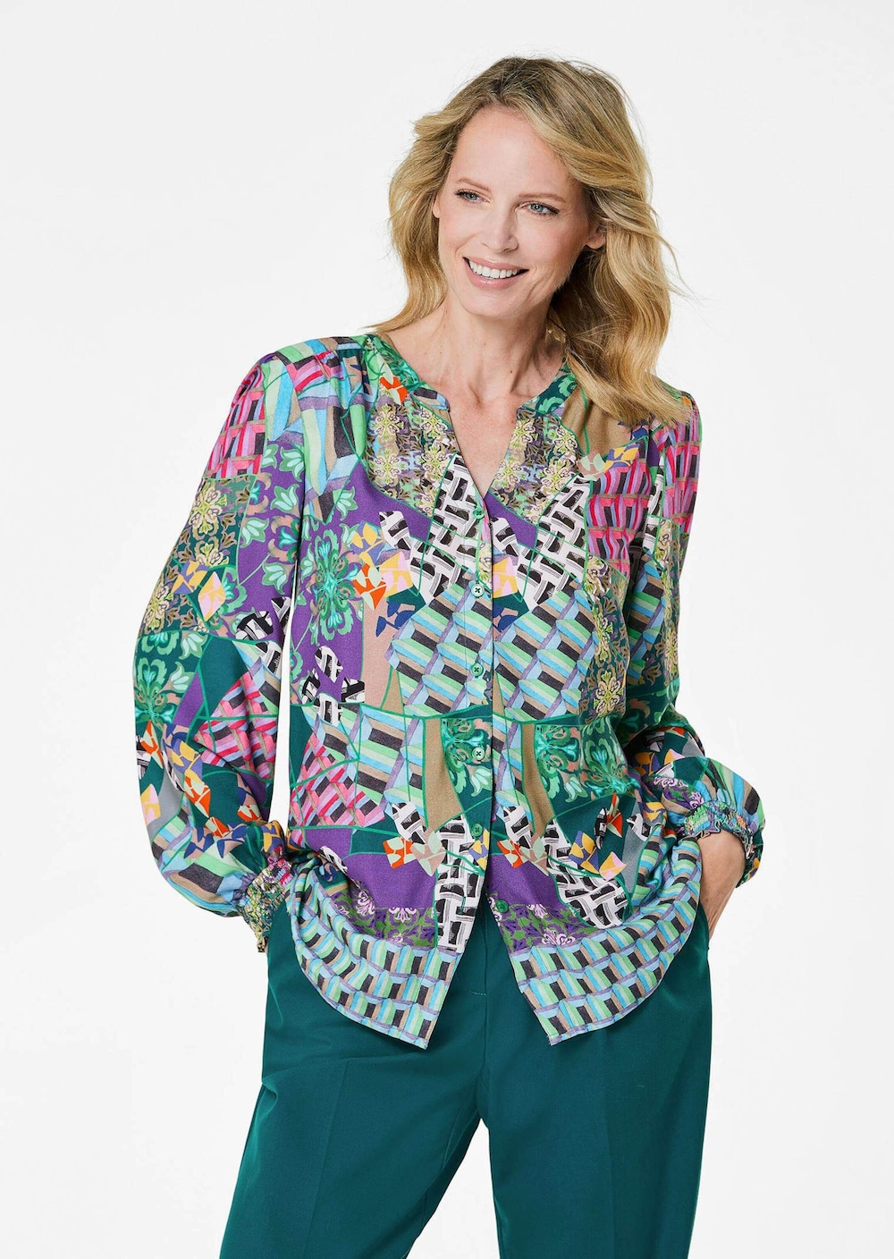 Patchworkbluse mit Rundhals, V-Schlitz