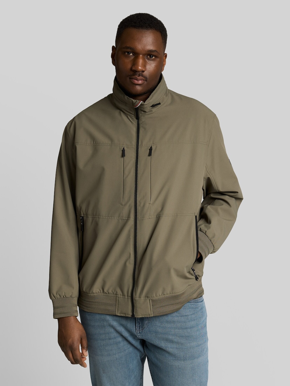 Blouson Jacke mit verstaubarer Kapuze