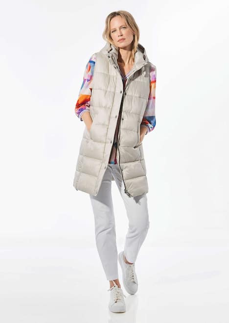 GOLDNER Lang doorgestikt vest Lang doorgestikt vest met capuchon