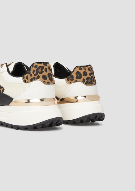 Sneaker in Leder-Optik mit Artwork