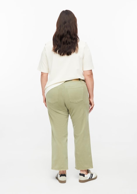 Cropped Jeans / Mid Rise / Straight Fit