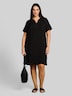 Kleid mit V-Ausschnitt