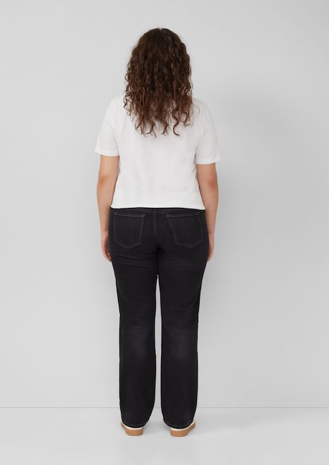 Jeans / Straight Fit / Mid Rise / Straight Leg