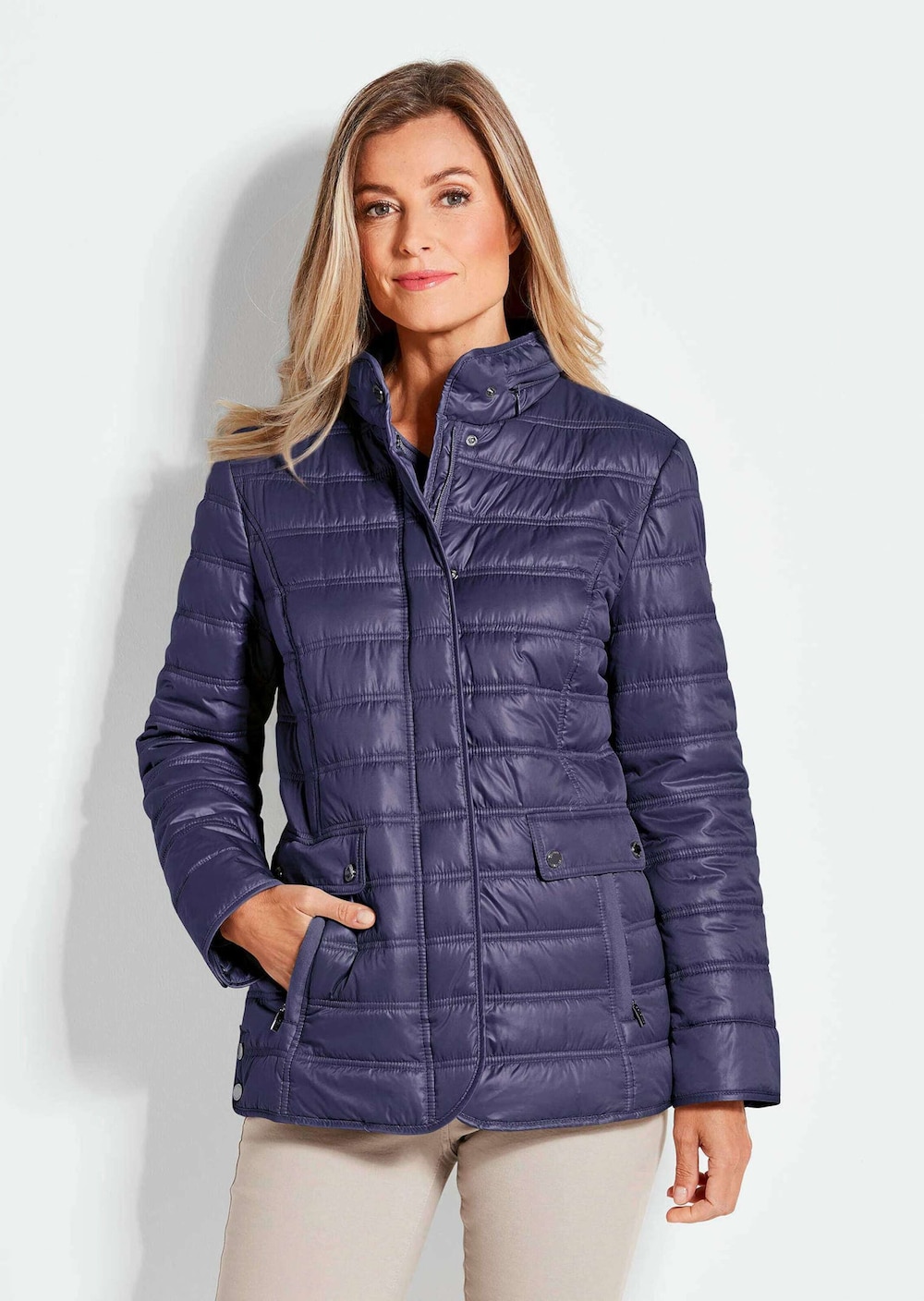 Leichte Steppjacke mit vielen Details
