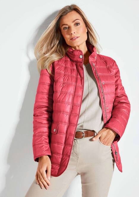 Leichte Steppjacke mit vielen Details