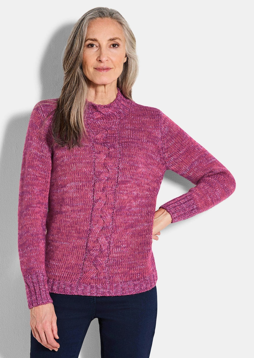 Hüftlanger Langarmpullover, Zopfstrick