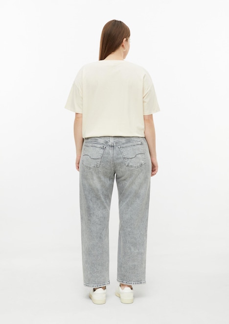 Jeans / High Rise / Straight Leg cropped