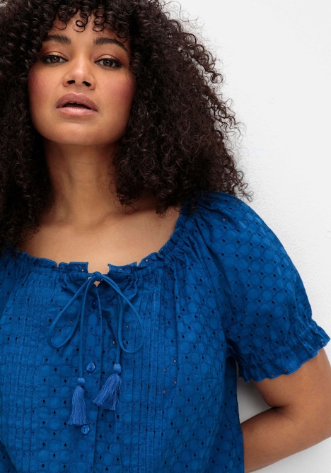 Kurzarmbluse Kurzarm-Bluse mit Lochstickerei und Carmen-Ausschnitt Kurzarm Uni