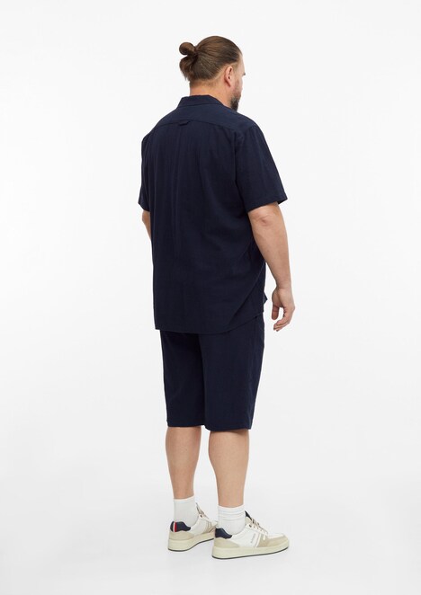 Resort Fit: Weiches Kurzarm-Hemd mit Knopfleiste