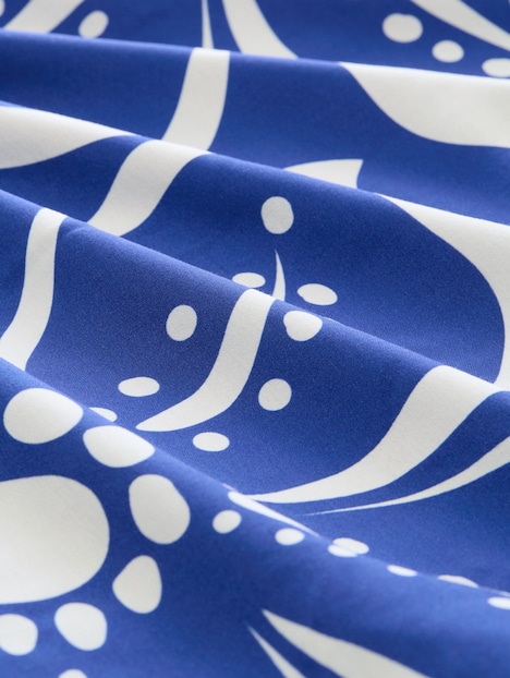 T-Shirt im Material-Mix