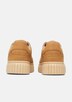 Sneaker mit Plateau-Sohle
