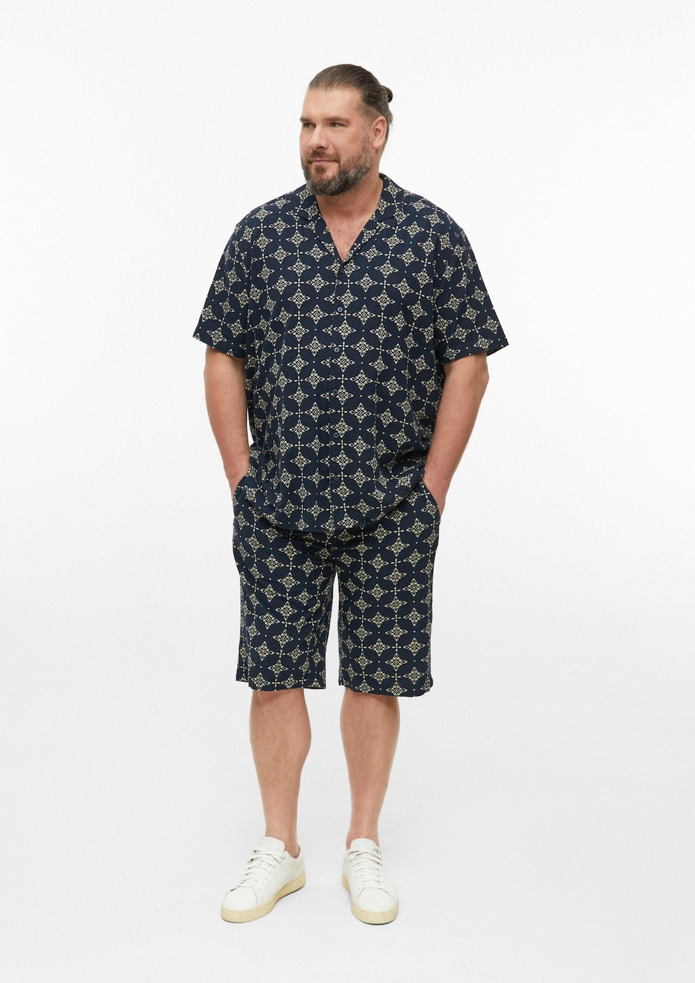 Detroit: Strukturierte Shorts mit All-over-Print