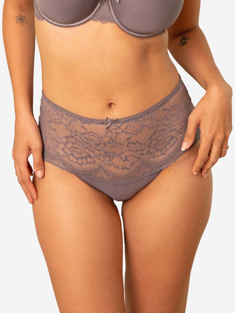 High-Panty LACE BASIC