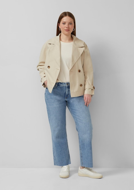 Jeans / Mid Rise / Straight Leg / Cropped