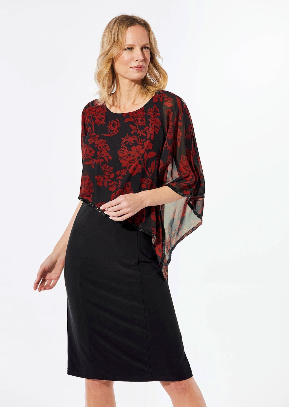 Festliches Kleid mit feinem Chiffonüberwurf