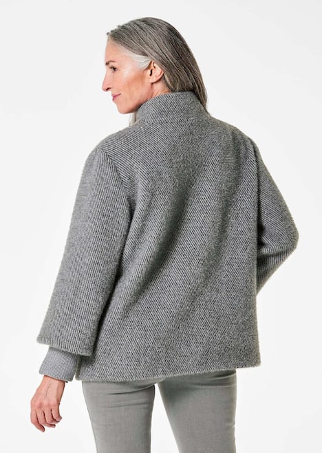 Flauschiger Kurzmantel mit Stehkragen