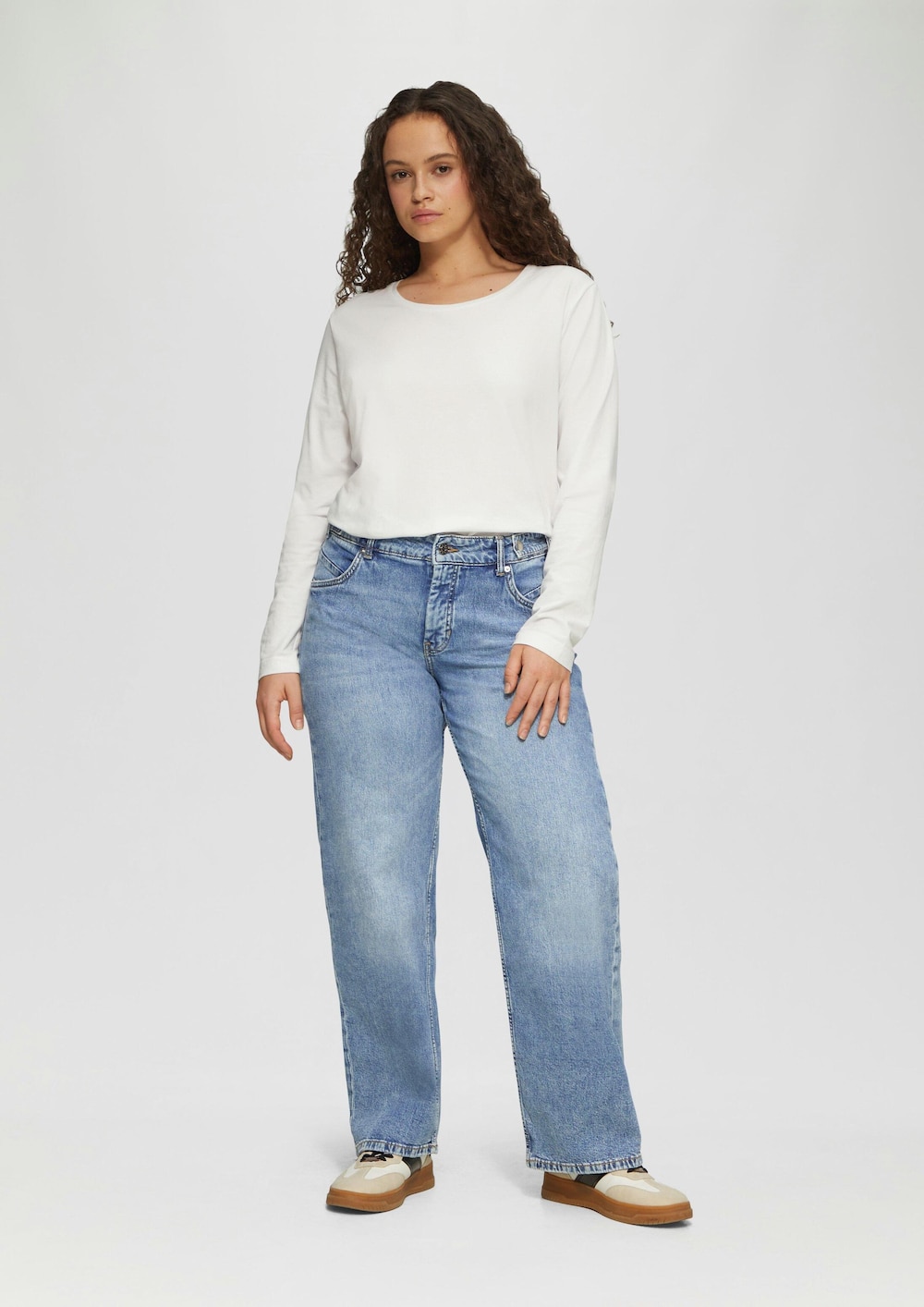 Jeans / Straight Fit / Mid Rise / Straight Leg