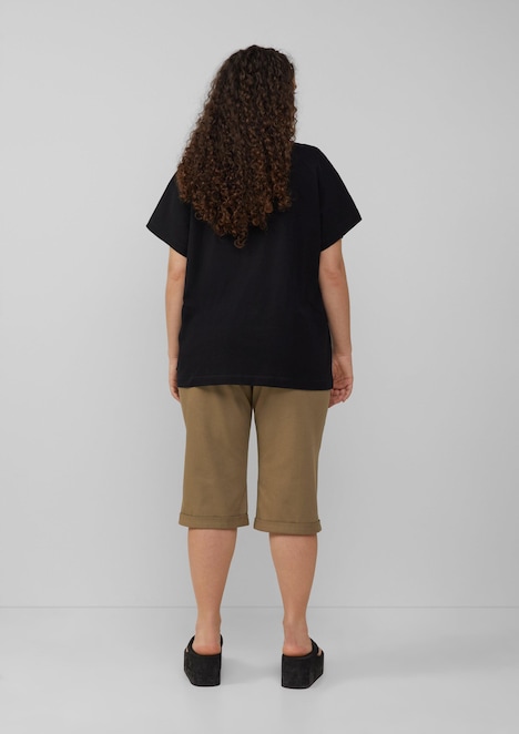 Jeans / Mid Rise / Curvy Fit / Capri Length