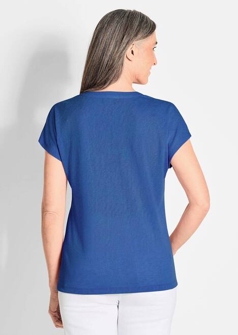Luftiges Basicshirt mit V-Ausschnitt