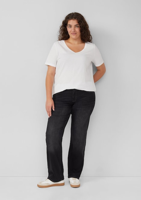 Jeans / Straight Fit / Mid Rise / Straight Leg