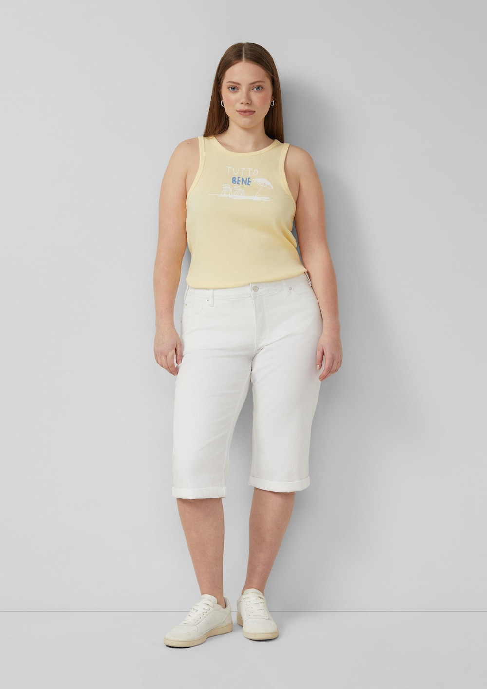 Jeans / Mid Rise / Slim Fit / Capri