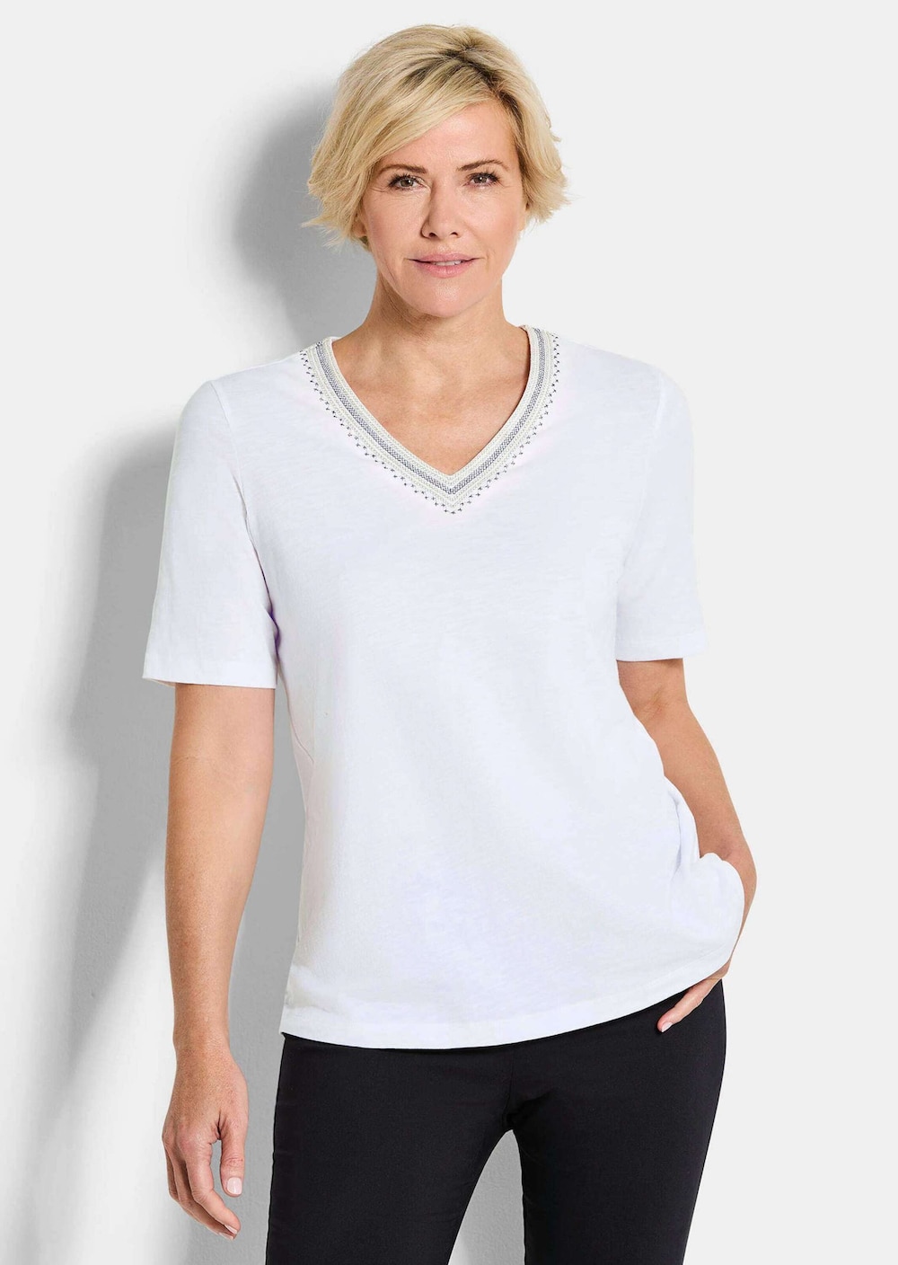 Baumwollshirt mit edler Stickerei
