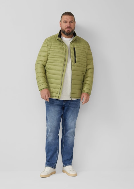 Sportive Steppjacke mit Stehkragen und Innentasche