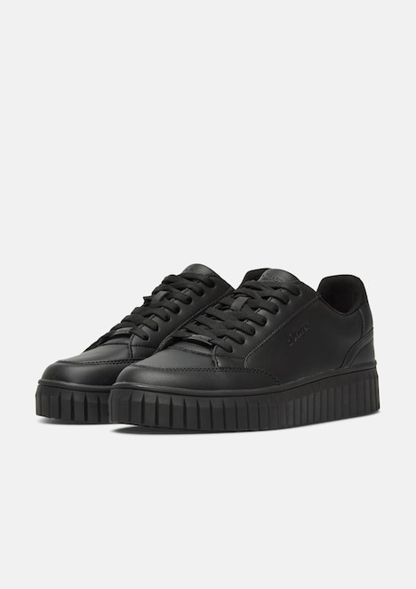 Sneaker mit Plateau-Sohle