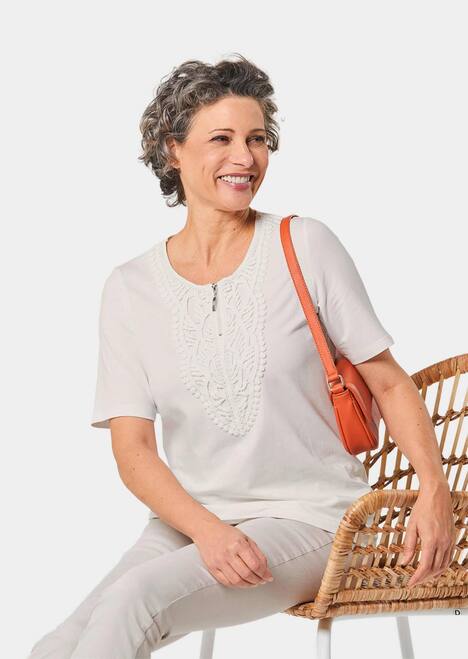 Rundhalsshirt mit Häkelspitze