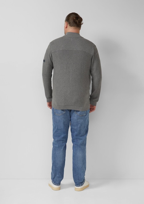 Strukturmix-Strickjacke aus Baumwolle mit Stehkragen