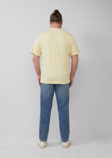 Flammgarn-T-Shirt mit Brusttasche und offenen Kanten
