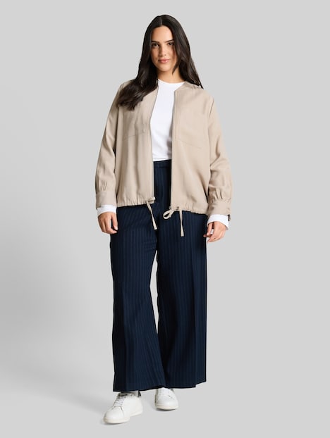 Loose Fit Bomberjacke mit Brusttaschen