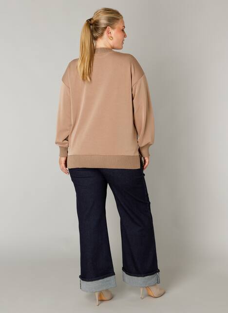 Sweatshirt Romeysa Essential