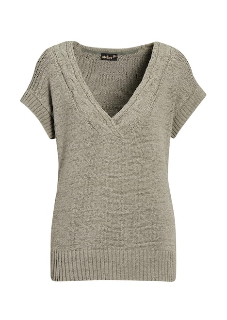 Trageangenehmer Pullunder mit modischem Ausschnitt